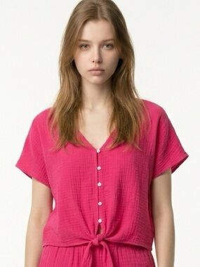 UNIVERSAL THREAD | Tie Detail Button Front Short Sleeve Red Top Women’s Size L